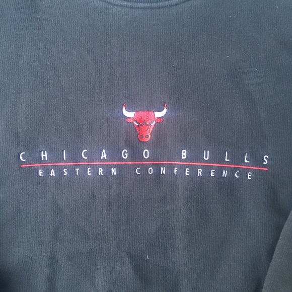 ❌SOLD❌Black Chicago bulls crewneck sweatshirt - Picture 2 of 3